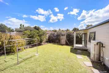 77 Brunner Road, Glen Eden