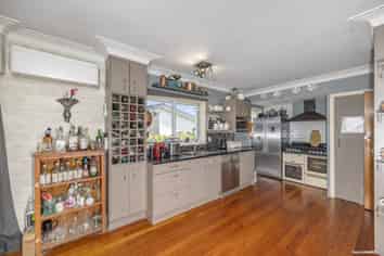 13 Mataroa Road, Mount Wellington