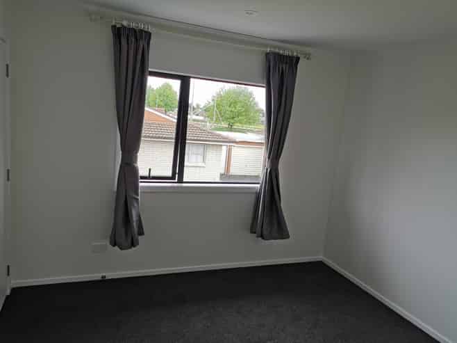 2/16 Inverness Avenue, Hamilton East