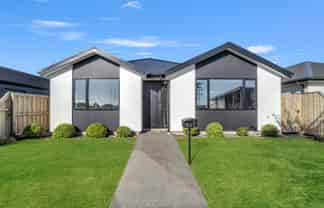 63 Pegasus Main Street, Pegasus