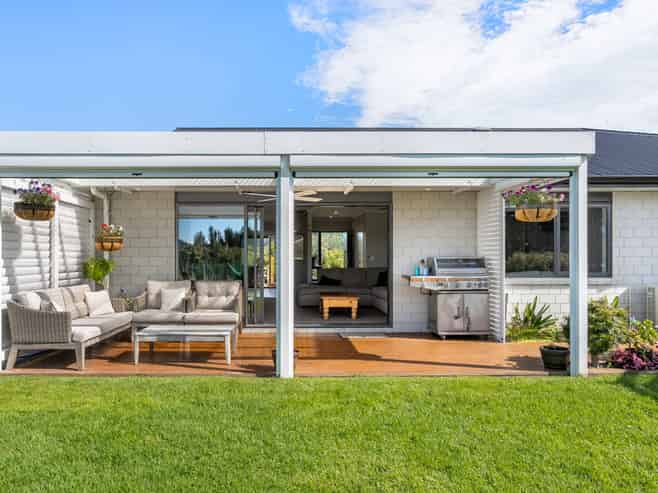 15 Manatu Close, Whangamata