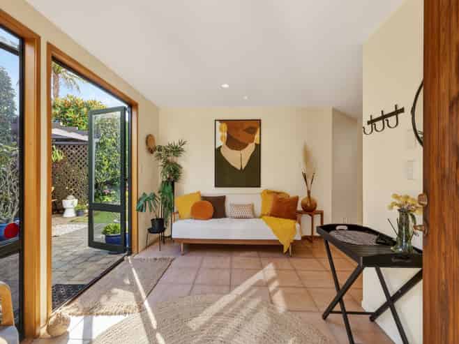 2 Mahoe Street, Matua