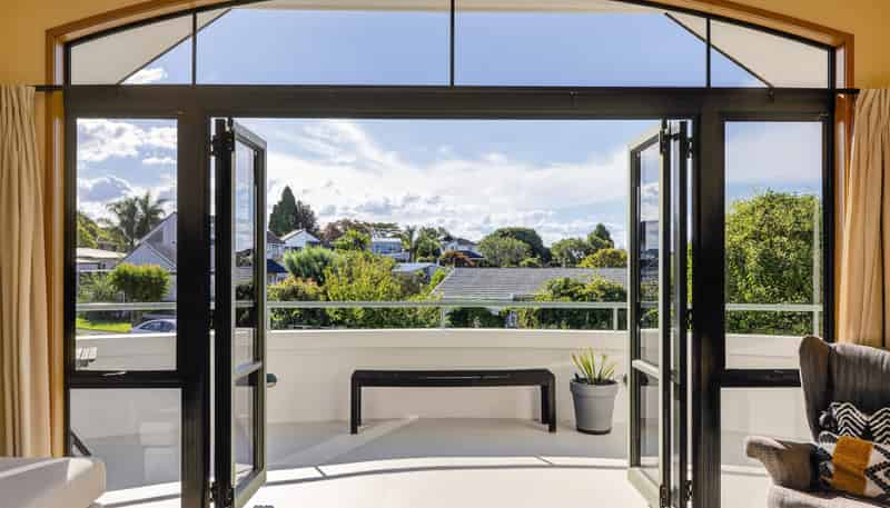 2 Mahoe Street, Matua