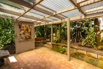 2 Te Toki Road, Palm Beach