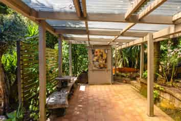 2 Te Toki Road, Palm Beach