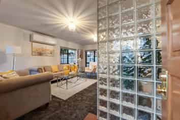 42 Farmdale Court, Flat Bush