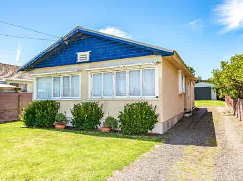 18 Aotea Street, Castlecliff