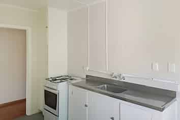 22 Oxford, Outer Kaiti