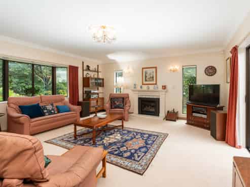 2 Lavinia Grove, Waikanae Beach