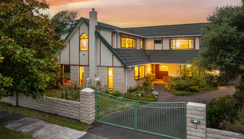 2 Lavinia Grove, Waikanae Beach