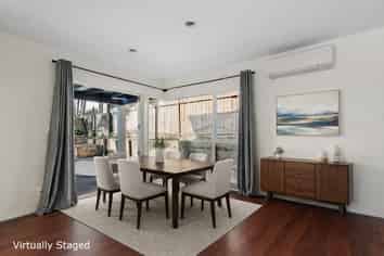 2/13 Stoneleigh Court, Sunnynook