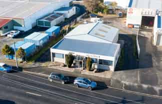 Standalone Office & Warehouse for lease