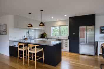 26 Kennedy Road, Surfdale