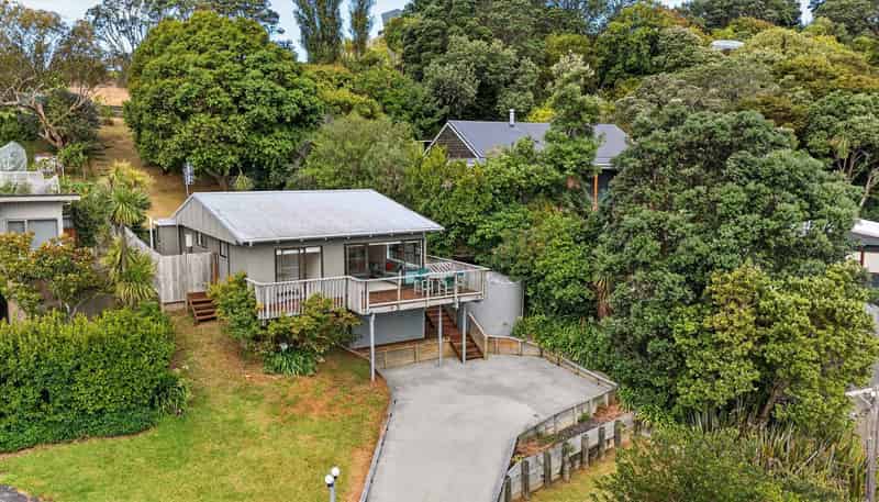 11 Hillside Crescent, Matheson Bay, Leigh