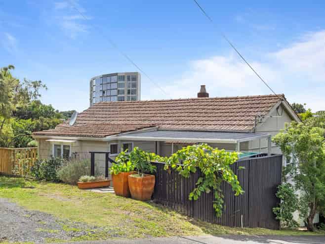 9 Rangitoto Terrace, Milford