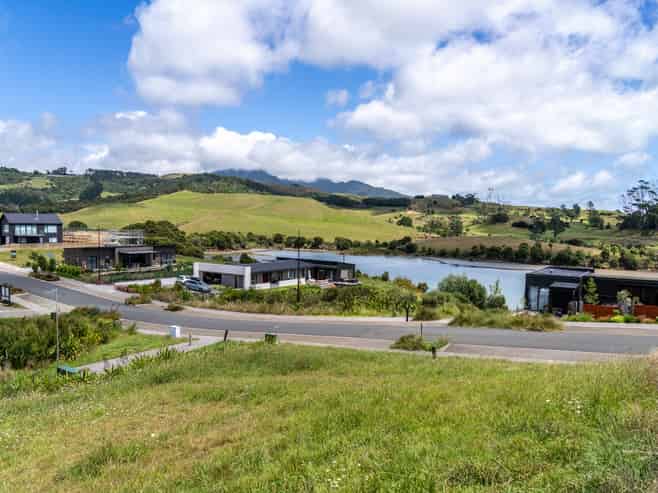 41 Omahina Street, Raglan