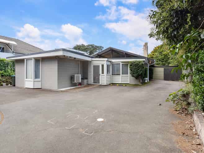 92 Gillies Avenue, Epsom