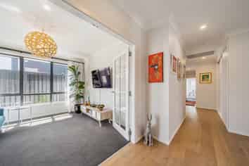 21 Cynisca Crescent, Wallaceville