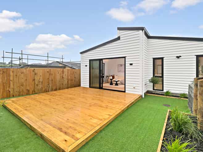 7 Whakairo Crescent, Gulf Harbour