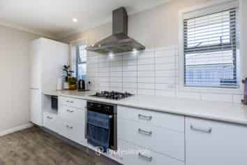 20 Poulson Grove, Trentham