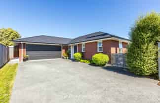 20 Poulson Grove, Trentham
