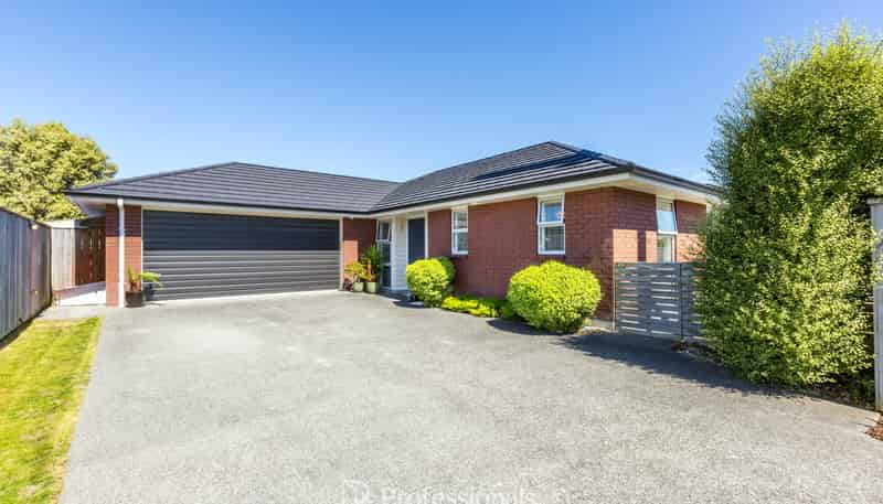 20 Poulson Grove, Trentham