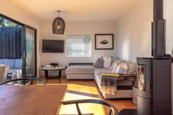 54 Belle Terrace, Waiheke Island