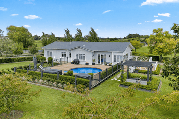 27 Whatapaka Road, Karaka