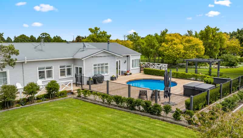 27 Whatapaka Road, Karaka