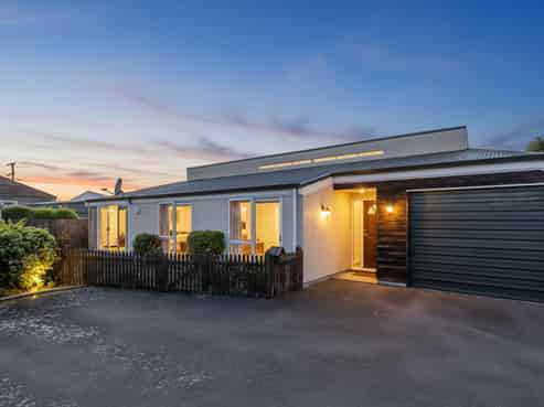 182G Bay View Road, SOUTH DUNEDIN