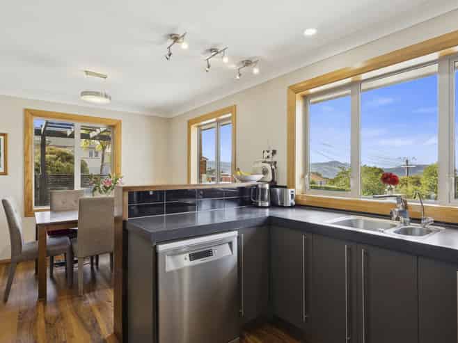 151 Hillhead Road, Corstorphine