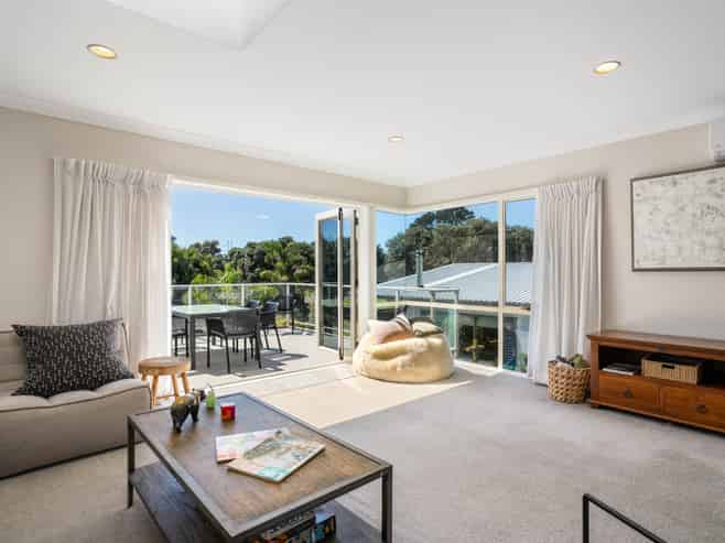 10 Justintime, Pauanui