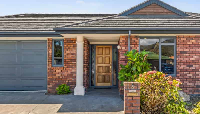 2 Dayman Way, The Wood