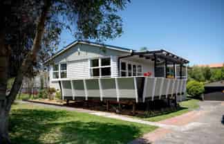 48 Aeroview Drive, Beach Haven