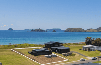 42 Skippers Road, Opito Bay