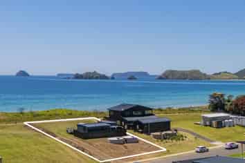 42 Skippers Road, Opito Bay