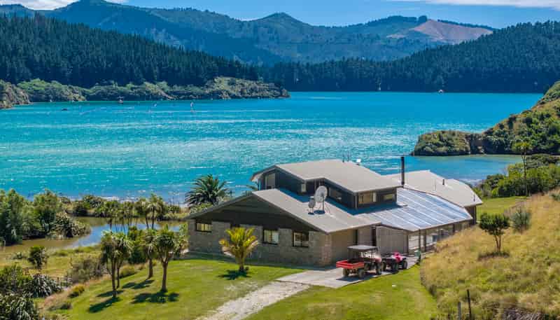 528 Oyster Bay, Queen Charlotte Sound