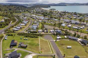 2 Tinirau Place, Cooks Beach