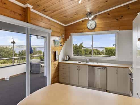 30 Pokaka Crescent, Wharewaka