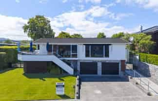 30 Pokaka Crescent, Wharewaka