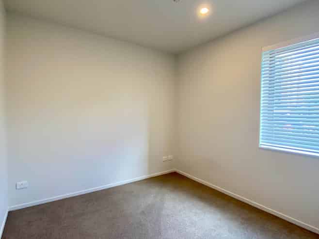 G04/36C Greenslade Crescent, Northcote