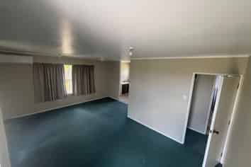 8 Darlington Place, Glendene