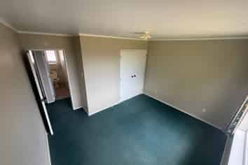 8 Darlington Place, Glendene