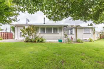 27 Green Ave , Levin