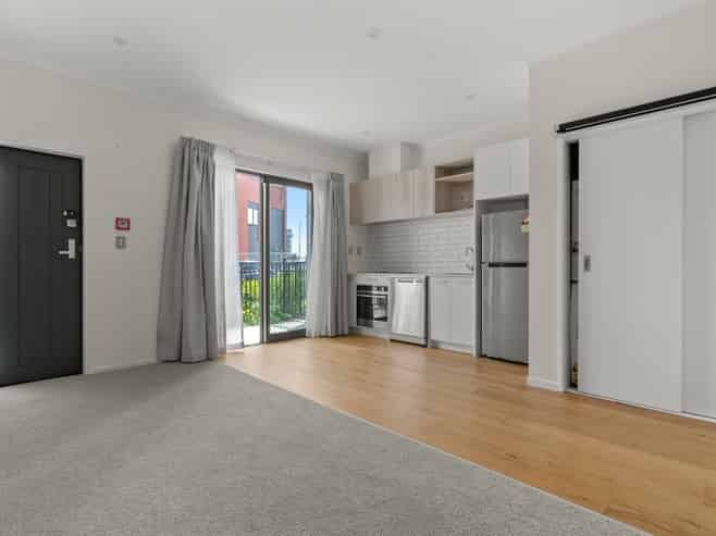 2/2 Mahalo Avenue, Wiri