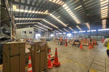 Industrial Warehouse I Yard & Drive Around