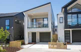 7 Nerita Place, Long Bay