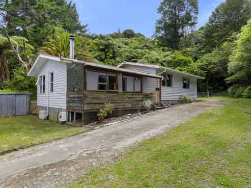 7 Waipuna Grove, Stokes Valley