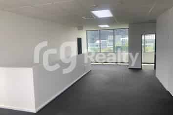 VERSATILE ROSEDALE OFFICE / WAREHOUSE