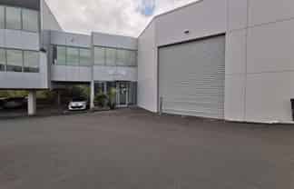 VERSATILE ROSEDALE OFFICE / WAREHOUSE